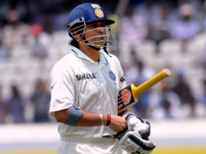 Unfair to dictate terms to legend, Sachin: Tait